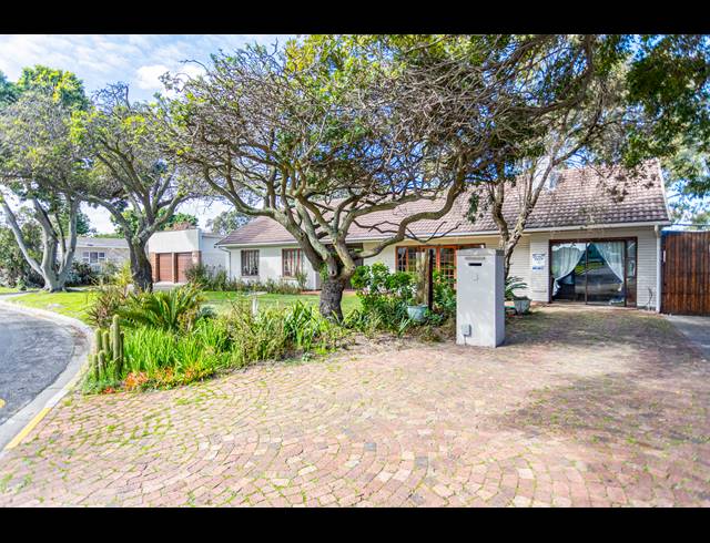 4 BEDROOM FREESTANDING SOLD IN PANORAMA